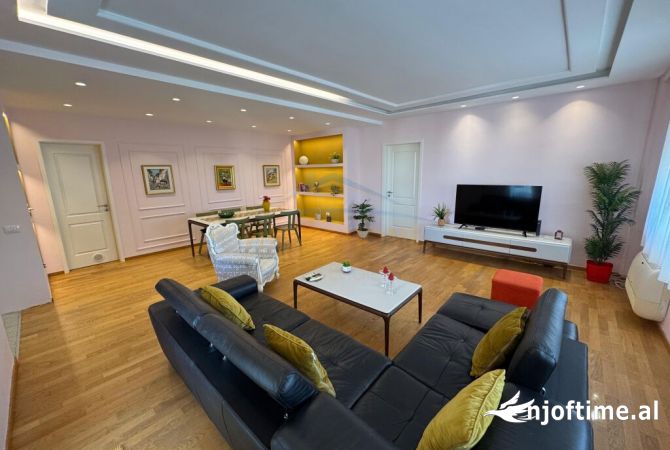Shtepi me qera 3+1 ne Tirane - 1,400 Euro