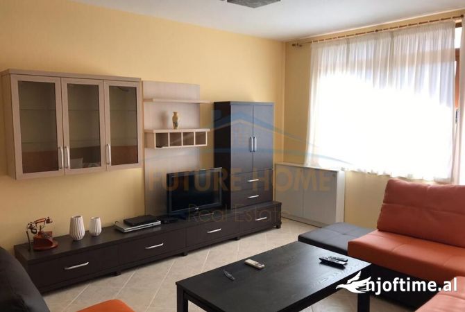 Shtepi me qera 2+1 ne Tirane - 650 Euro