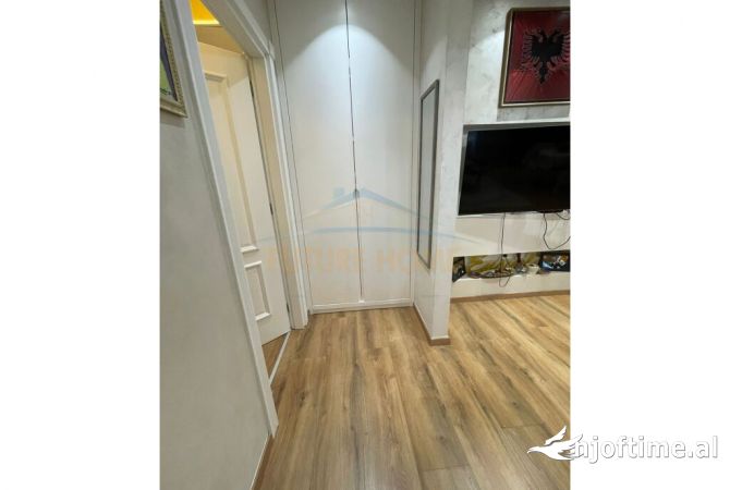 Shtepi ne shitje Apartament ne Tirane, 2+1, Mobilimi E mobiluar, Pagesa 200,000  Euro.