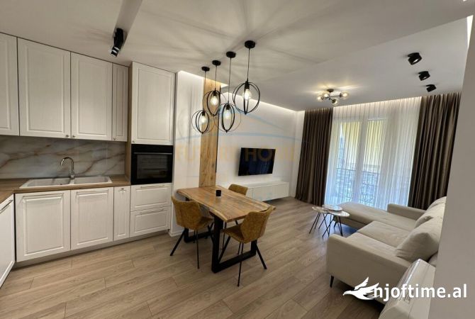 Shtepi me qera 2+1 ne Tirane - 790 Euro