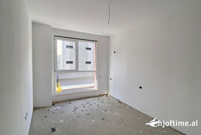 Shtepi ne shitje Apartament ne Tirane, 2+1, Mobilimi Bosh, pa mobiluar, Pagesa 175,000  Euro.