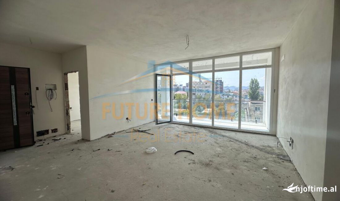Shtepi ne shitje Apartament ne Tirane, 2+1, Mobilimi Bosh, pa mobiluar, Pagesa 175,000  Euro.
