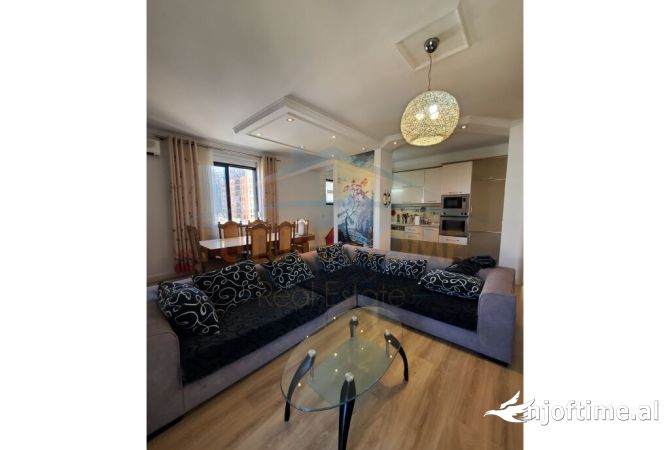 Shtepi me qera 3+1 ne Tirane - 900 Euro
