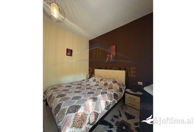 Shtepi ne shitje Apartament ne Tirane, 1+1, Mobilimi E mobiluar, Pagesa 115,000  Euro.