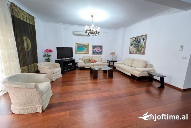 Shtepi me qera 2+1 ne Tirane - 1,000 Euro