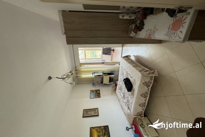 Shtepi ne shitje Apartament ne Tirane, 1+1, Mobilimi E mobiluar, Pagesa 150,000  Euro.