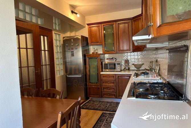 Shtepi me qera 2+1 ne Tirane - 700 Euro