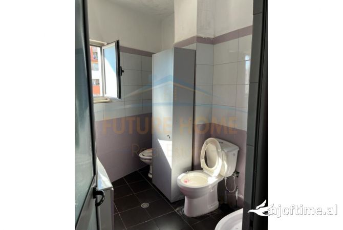 Shtepi ne shitje Apartament ne Tirane, 1+1, Mobilimi Pjeserisht e mobiluar, Pagesa 95,000  Euro.