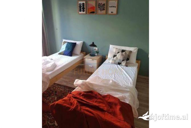 Shtepi ne shitje Apartament ne Tirane, 2+1, Mobilimi E mobiluar, Pagesa 189,990  Euro.