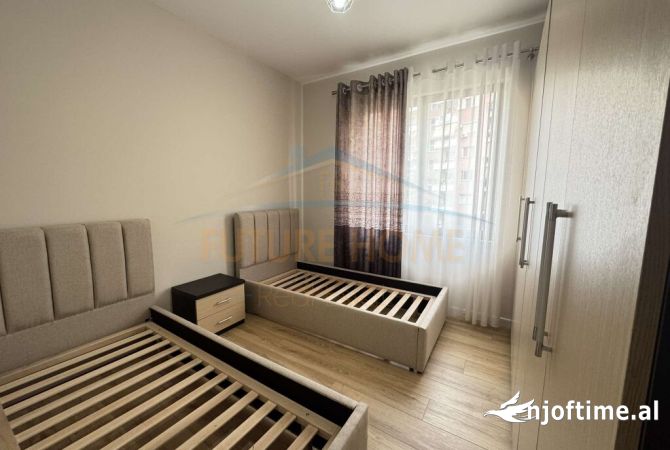Shtepi ne shitje Apartament ne Tirane, 2+1, Mobilimi E mobiluar, Pagesa 122,000  Euro.