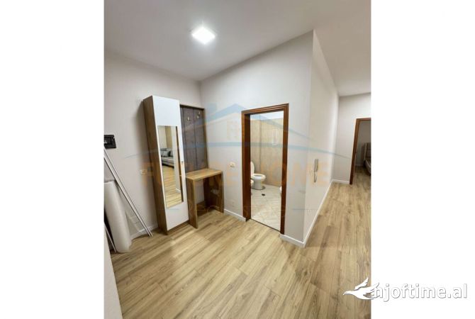 Shtepi ne shitje Apartament ne Tirane, 2+1, Mobilimi E mobiluar, Pagesa 122,000  Euro.
