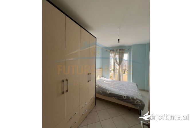 Shtepi ne shitje Apartament ne Tirane, 2+1, Mobilimi E mobiluar, Pagesa 125,000  Euro.