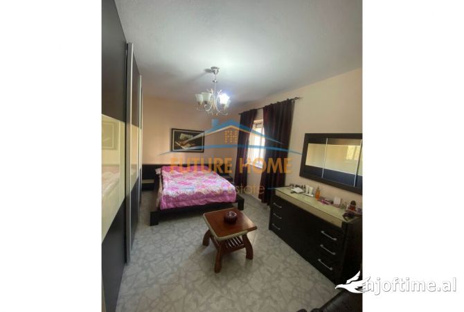 Shtepi ne shitje Apartament ne Tirane, 2+1, Mobilimi E mobiluar, Pagesa 125,000  Euro.