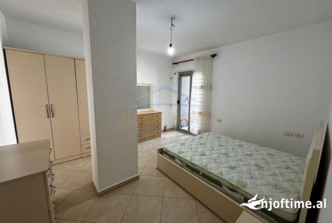 Shtepi ne shitje Apartament ne Tirane, 2+1, Mobilimi Pjeserisht e mobiluar, Pagesa 140,000  Euro.