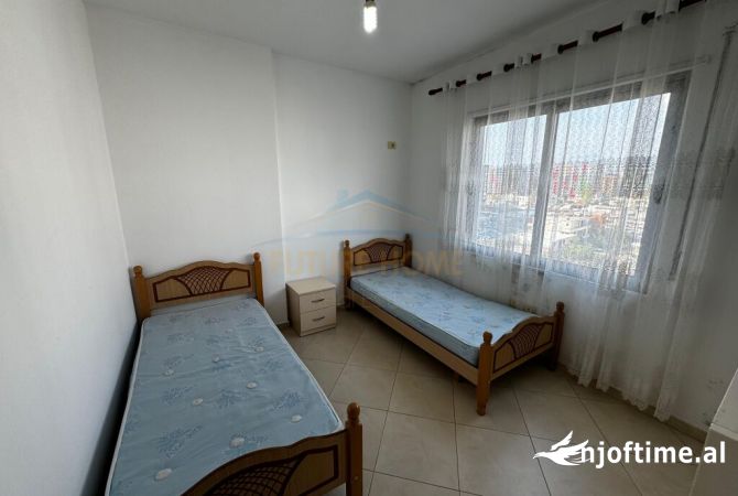 Shtepi ne shitje Apartament ne Tirane, 2+1, Mobilimi Pjeserisht e mobiluar, Pagesa 140,000  Euro.