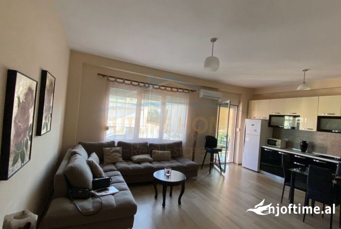 Shtepi me qera 2+1 ne Tirane - 650 Euro