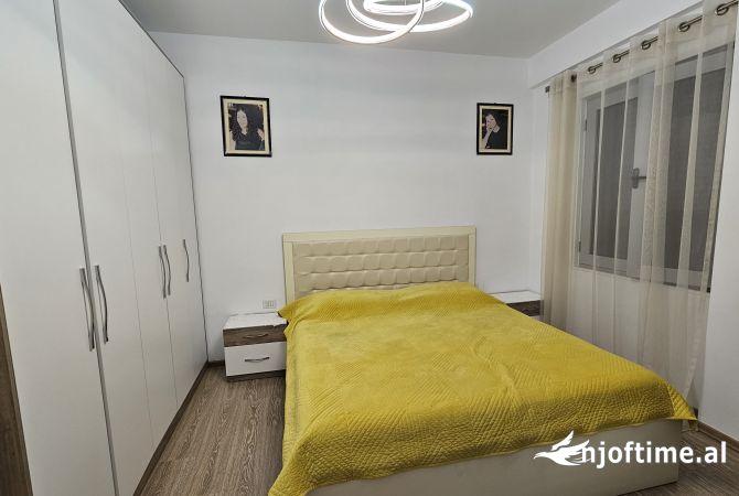 Shtepi ne shitje Apartament ne Tirane, 2+1, Mobilimi E mobiluar, Pagesa 195,000  Euro.