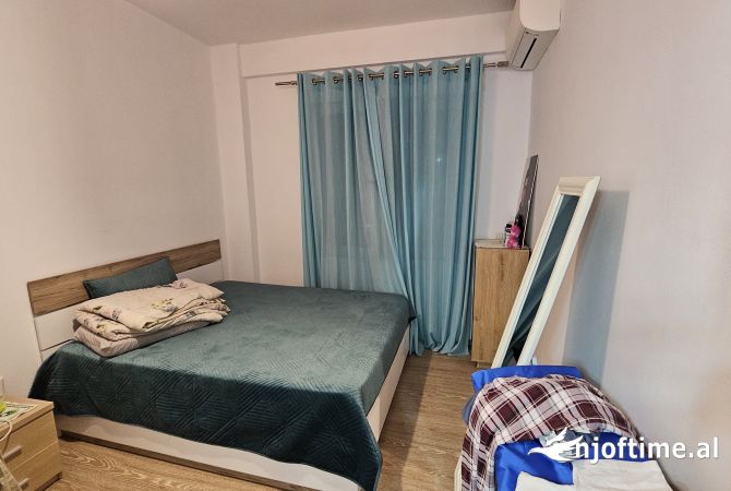 Shtepi ne shitje Apartament ne Tirane, 2+1, Mobilimi E mobiluar, Pagesa 195,000  Euro.