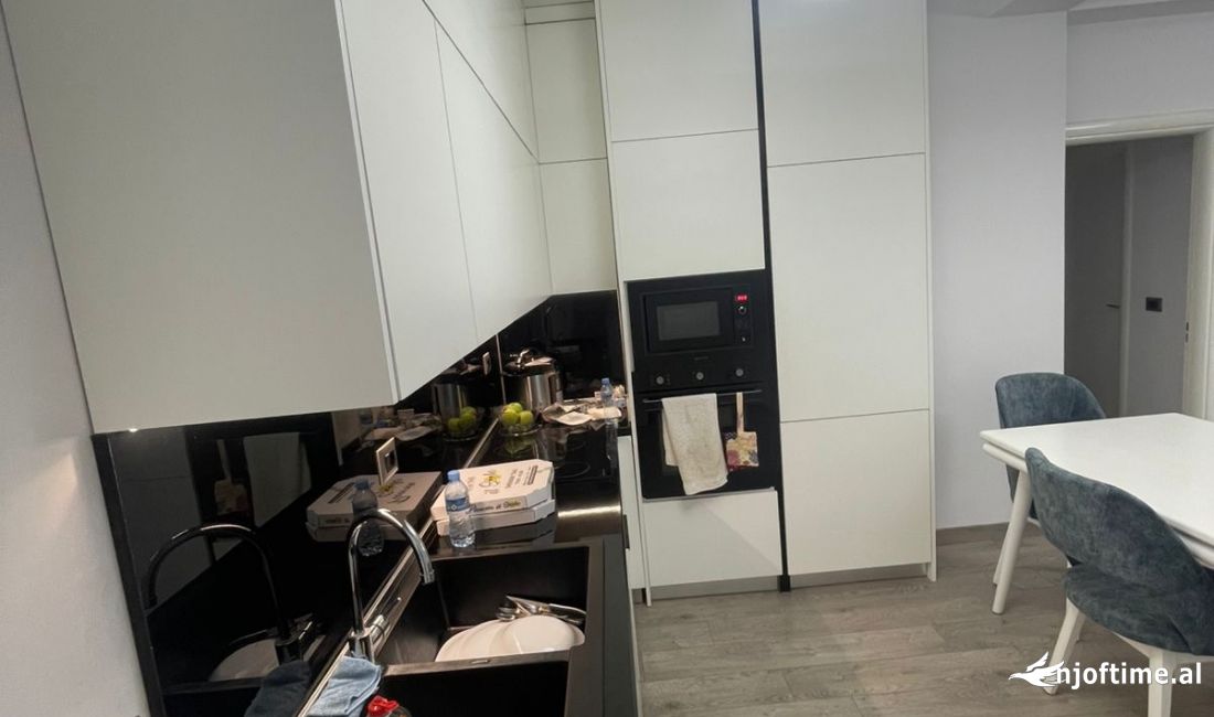 Shtepi me qera Apartament ne Tirane, 2+1, Mobilimi E mobiluar, Pagesa 550  Euro.