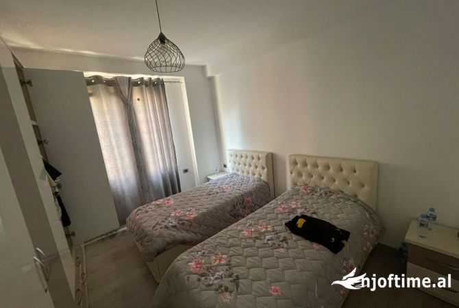 Shtepi me qera Apartament ne Tirane, 2+1, Mobilimi E mobiluar, Pagesa 550  Euro.