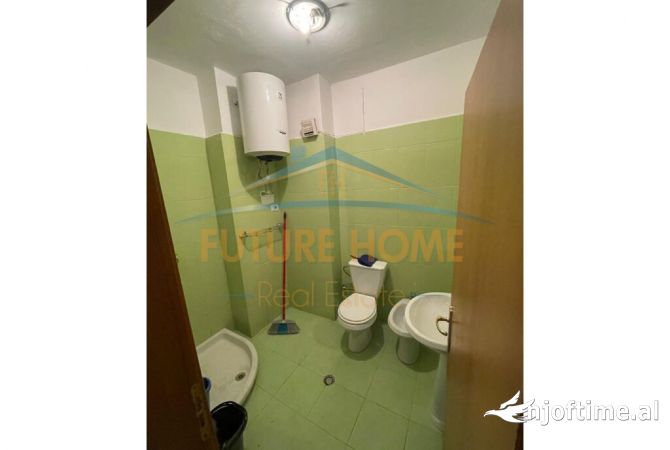 Shtepi ne shitje Apartament ne Tirane, 2+1, Mobilimi Bosh, pa mobiluar, Pagesa 156,000  Euro.