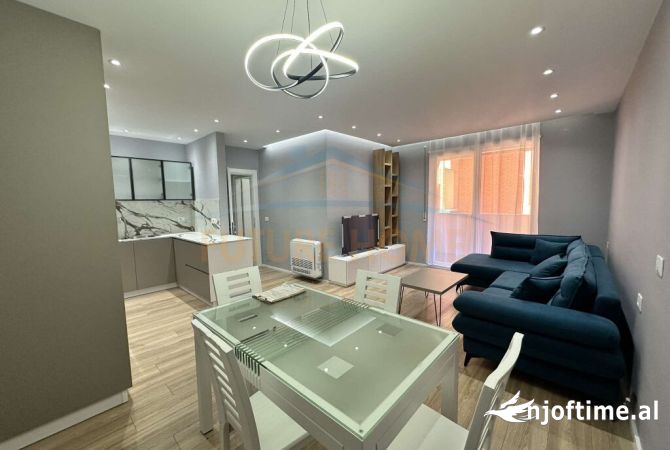 Shtepi me qera 2+1 ne Tirane - 699 Euro