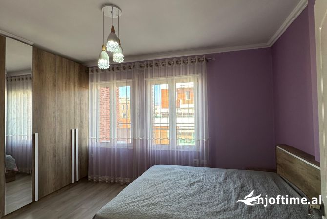 Shtepi me qera Apartament ne Tirane, 1+1, Mobilimi E mobiluar, Pagesa 500  Euro.