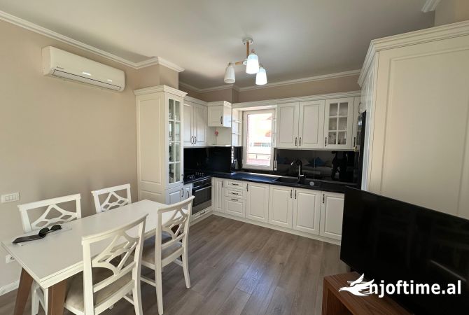 Shtepi me qera Apartament ne Tirane, 1+1, Mobilimi E mobiluar, Pagesa 500  Euro.