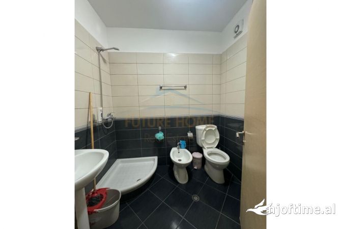 Shtepi ne shitje Apartament ne Tirane, 1+1, Mobilimi E mobiluar, Pagesa 104,000  Euro.