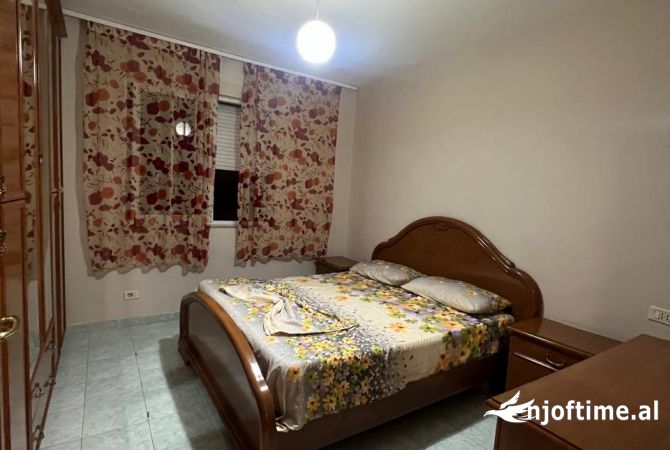 Shtepi me qera Apartament ne Tirane, 1+1, Mobilimi E mobiluar, Pagesa 449  Euro.