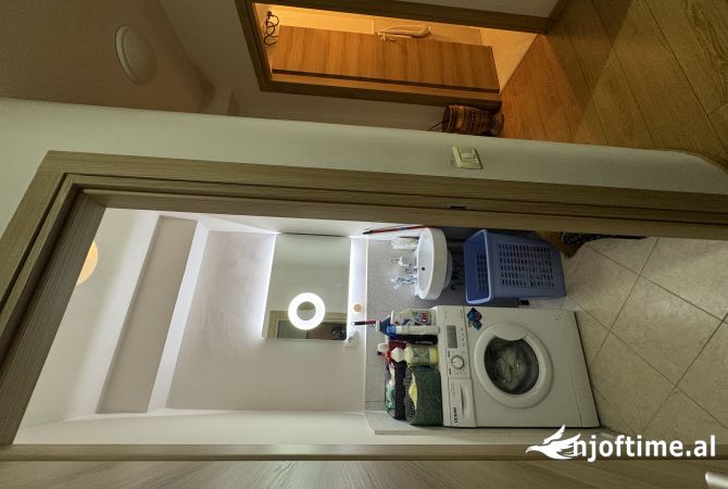 Shtepi ne shitje Apartament ne Tirane, 3+1, Mobilimi Bosh, pa mobiluar, Pagesa 279,000  Euro.