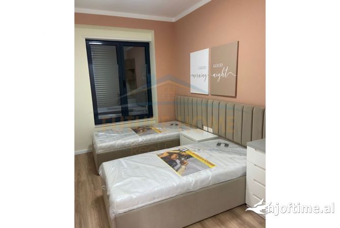 Shtepi me qera Apartament ne Tirane, 2+1, Mobilimi E mobiluar, Pagesa 649  Euro.