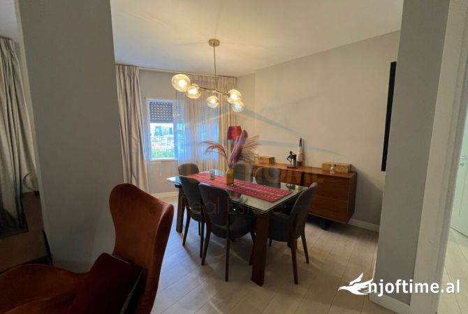 Shtepi me qera 2+1 ne Tirane - 649 Euro