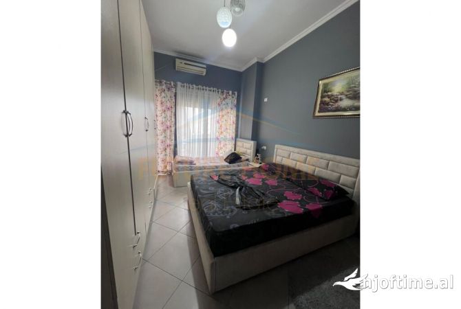 Shtepi ne shitje Apartament ne Tirane, 2+1, Mobilimi E mobiluar, Pagesa 145,000  Euro.