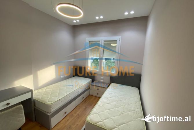 Shtepi ne shitje Apartament ne Tirane, 2+1, Mobilimi E mobiluar, Pagesa 165,000  Euro.