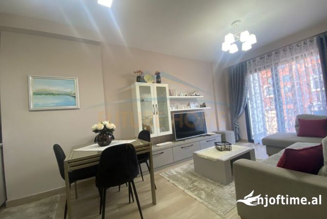 Shtepi me qera 2+1 ne Tirane - 649 Euro