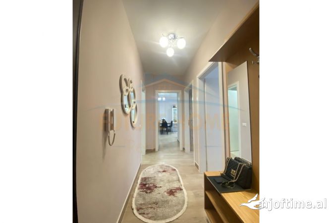 Shtepi me qera Apartament ne Tirane, 2+1, Mobilimi E mobiluar, Pagesa 649  Euro.
