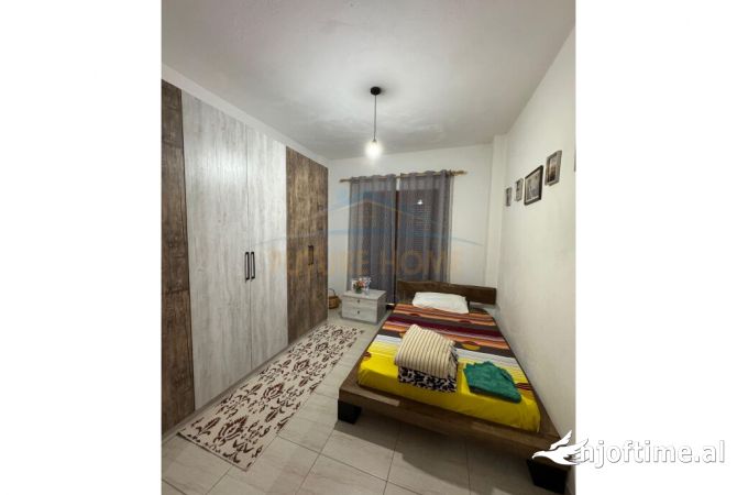 Shtepi ne shitje Apartament ne Tirane, 2+1, Mobilimi E mobiluar, Pagesa 119,900  Euro.