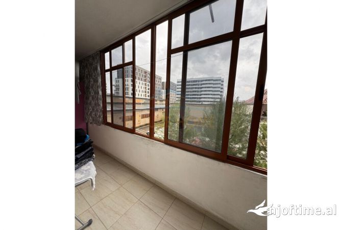 Shtepi ne shitje Apartament ne Tirane, 2+1, Mobilimi E mobiluar, Pagesa 119,900  Euro.
