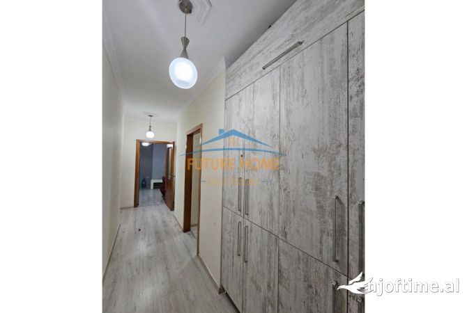 Shtepi me qera Apartament ne Tirane, 2+1, Mobilimi E mobiluar, Pagesa 400  Euro.