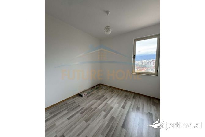 Shtepi ne shitje Apartament ne Tirane, 2+1, Mobilimi Bosh, pa mobiluar, Pagesa 129,900  Euro.