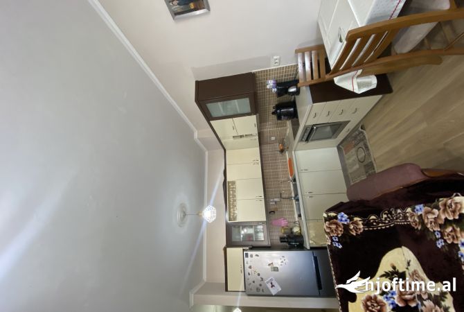 Shtepi ne shitje Apartament ne Tirane, 2+1, Mobilimi E mobiluar, Pagesa 177,000  Euro.