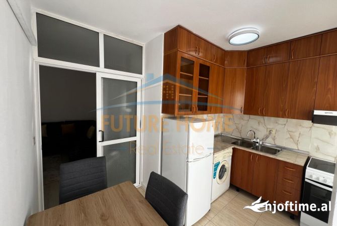 Shtepi me qera Apartament ne Tirane, 1+1, Mobilimi E mobiluar, Pagesa 649  Euro.