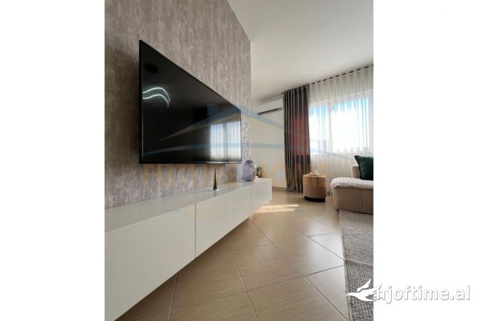 Shtepi ne shitje Apartament ne Tirane, 2+1, Mobilimi E mobiluar, Pagesa 159,900  Euro.