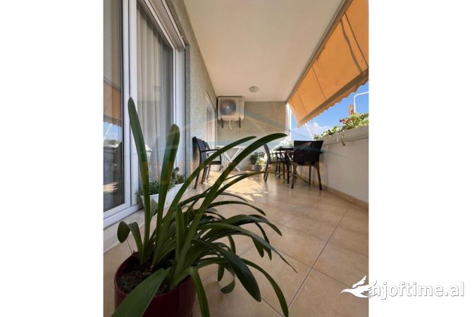 Shtepi ne shitje Apartament ne Tirane, 2+1, Mobilimi E mobiluar, Pagesa 159,900  Euro.