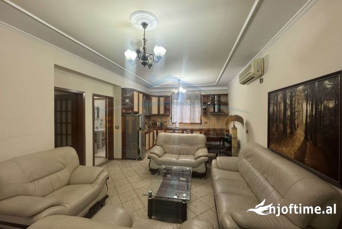 Shtepi me qera 2+1 ne Tirane - 649 Euro