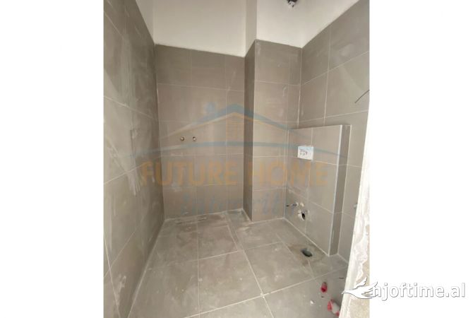 Shtepi ne shitje Apartament ne Tirane, 2+1, Mobilimi Bosh, pa mobiluar, Pagesa 169,000  Euro.