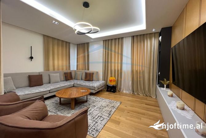 Shtepi ne shitje 3+1 ne Tirane - 350,000 Euro