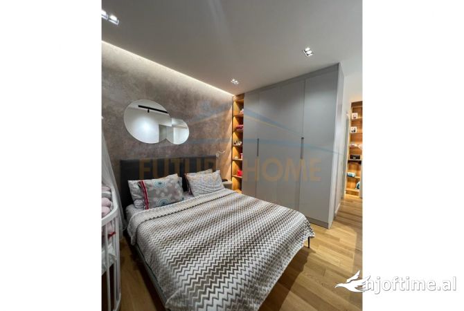 Shtepi ne shitje Apartament ne Tirane, 3+1, Mobilimi E mobiluar, Pagesa 350,000  Euro.