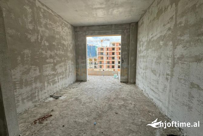 Shtepi ne shitje Apartament ne Tirane, 3+1, Mobilimi Bosh, pa mobiluar, Pagesa 191,000  Euro.